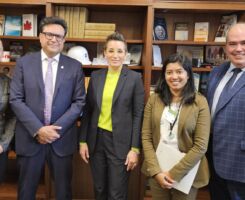 Pictured from left to right: Estelle Ethier (Hôpital Montfort), Majid Jowhari (MP), Tania Testa (London Health Sciences Centre), Siri Chunduri (HealthCareCAN), Dominic Giroux (Hôpital Montfort)